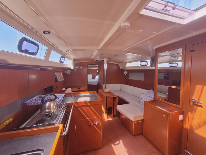 Nea Peramos - Attica Sailboat 3 cabin 8 berths 8 guests 12.43 m Listing Number: #27903 2