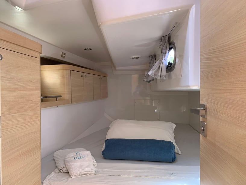 Paraty Sailboat 3 cabin 6 berths 6 guests 12.5 m Listing Number: #27907 3