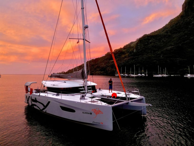 Papeete, Tahiti Catamaran Cabine 3  6  slaapplaatsen 6  gasten 11.33 m Lijstnummer: #27909 5