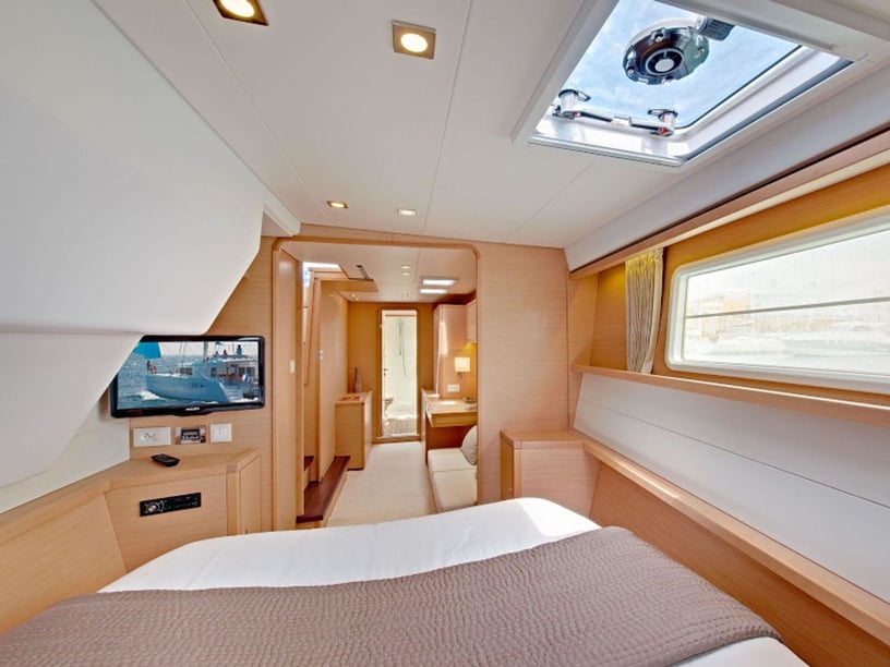 Vlichada Catamaran 5 cabin 10 berths 8 guests 13.96 m Listing Number: #27928 4