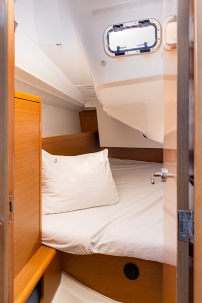 Punat Zeilboot Cabine 3  6  slaapplaatsen 6  gasten 10.34 m Lijstnummer: #27931 3