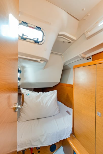 Punat Zeilboot Cabine 3  6  slaapplaatsen 6  gasten 10.34 m Lijstnummer: #27931 4