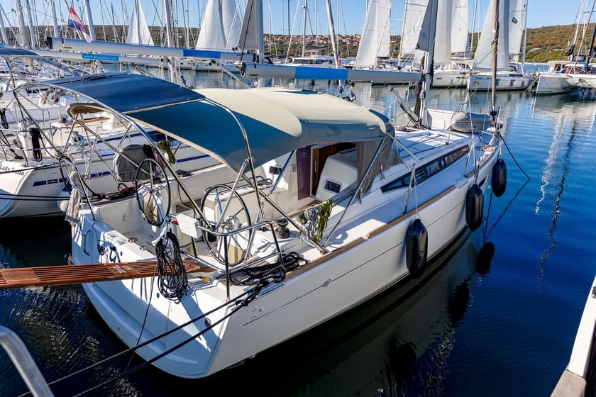 Punat Zeilboot Cabine 3  6  slaapplaatsen 6  gasten 10.34 m Lijstnummer: #27931 5