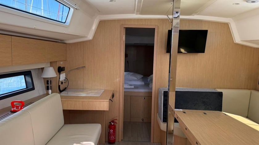 Kaštel Gomilica Yelkenli 3 kabin Konaklama 8 kişi Seyir 8 kişi 12.38 m İlan No: #27936 3