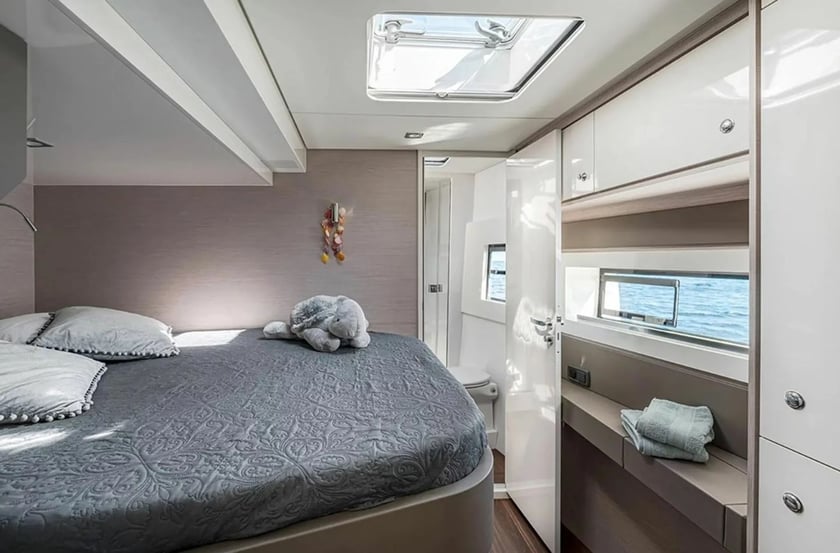 Atenas Catamarán Cabina 5  10  literas 10  invitados 14.9 m Número de anuncio: #27947 5