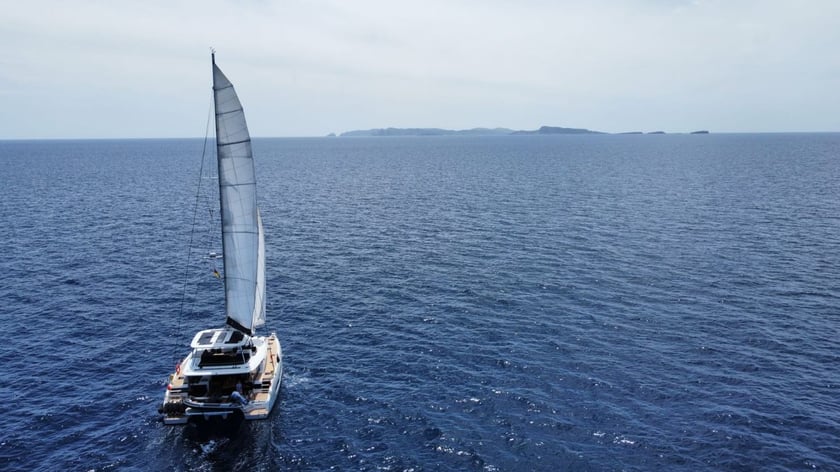 Palma de Mallorca Catamarán Cabina 5  10  literas 12  invitados 18.32 m Número de anuncio: #27956 5