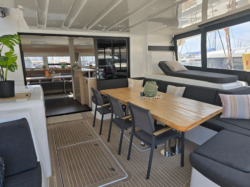 Palma de Mallorca Catamarán Cabina 5  10  literas 12  invitados 18.32 m Número de anuncio: #27956 2