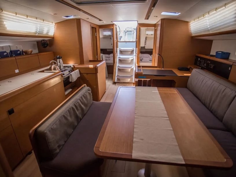 Seget Donji Voilier Cabine 6  Couchettes 12  Invités 12  15.75 m Numéro de l'annonce: #27964 2