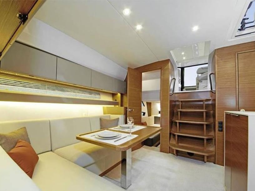 Seget Donji Motorboot Cabine 3  6  slaapplaatsen 6  gasten 14.99 m Lijstnummer: #27972 2