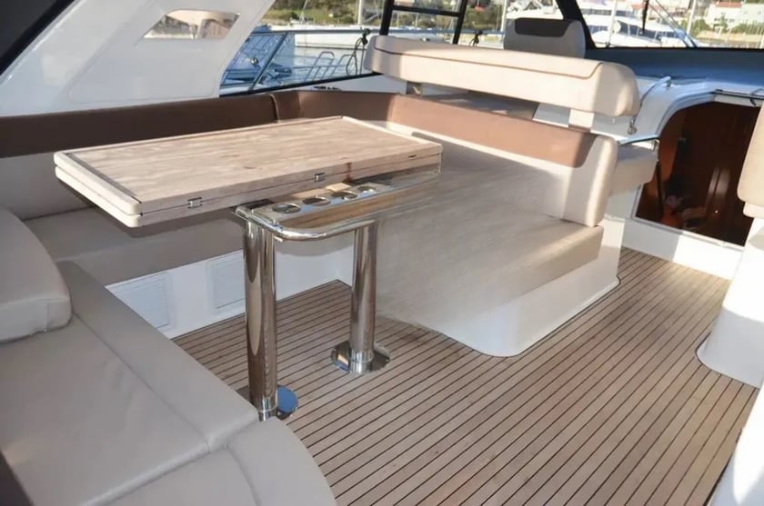 Seget Donji Motorboat 3 cabin 6 berths 6 guests 14.99 m Listing Number: #27972 5