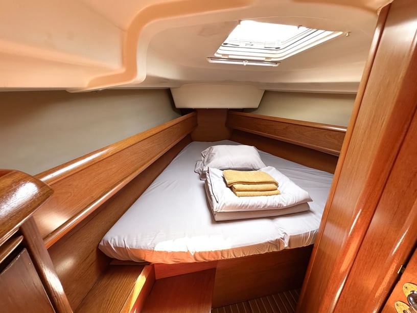 Tivat Yelkenli 3 kabin Konaklama 6 kişi Seyir 7 kişi 12.2 m İlan No: #27980 4