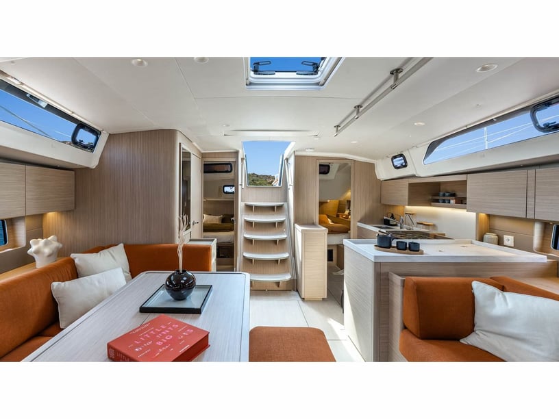 Rhodos Zeilboot Cabine 4  10  slaapplaatsen 10  gasten 14.6 m Lijstnummer: #27990 2