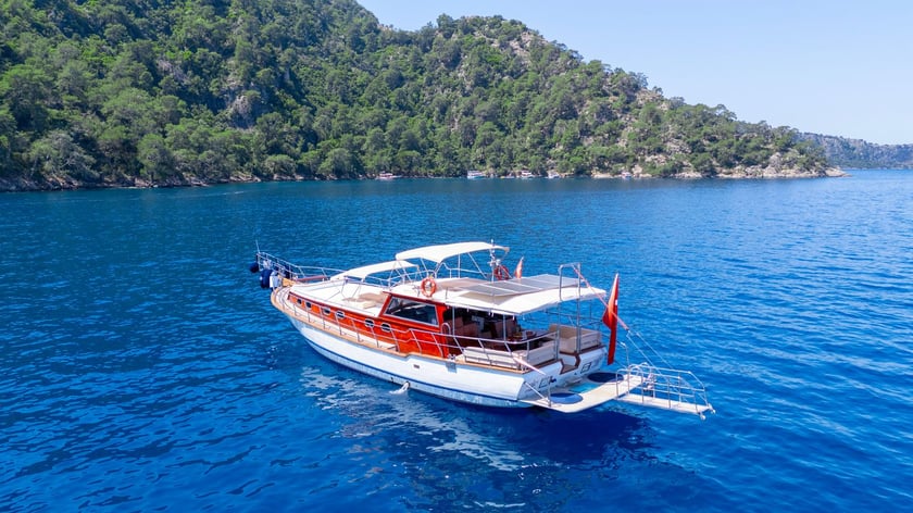 Göcek Caicco cabina 3  cuccette 6  6  ospiti 15 m Numero dell'inserzione: #27994 2
