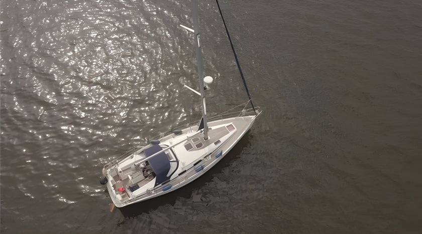 Lemmer Zeilboot Cabine 3  6  slaapplaatsen 6  gasten 12.35 m Lijstnummer: #280 3