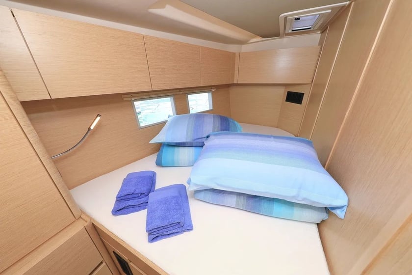 Salerno Velero Cabina 4  10  literas 10  invitados 17.2 m Número de anuncio: #28011 3