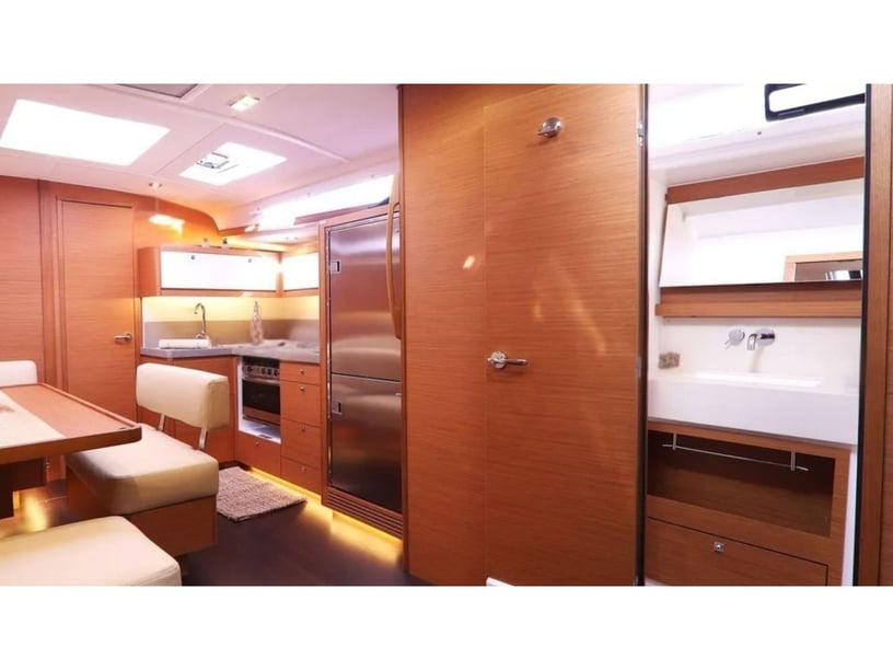 Palermo Segelboot 5 Kabine 11 Liegeplätze 11 Gäste 14.85 m Nummer des Inserats: #28020 2