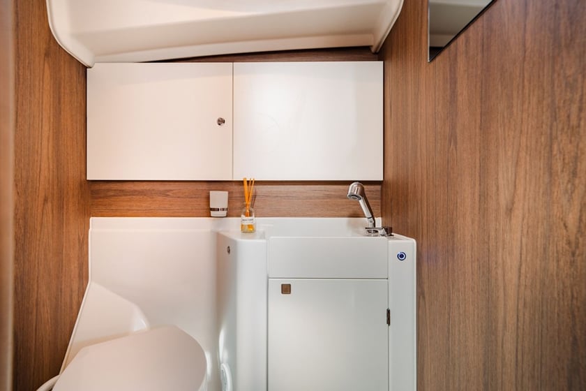 Nea Peramos - Attica Barca a vela cabina 4  cuccette 10  10  ospiti 14.28 m Numero dell'inserzione: #28025 3