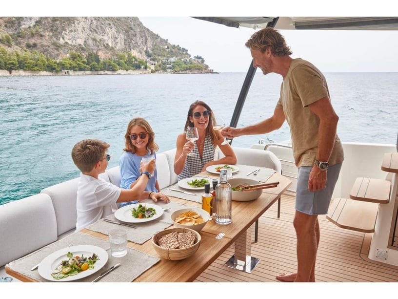 Capo d'Orlando Catamaran Cabine 4  8  slaapplaatsen 8  gasten 14.79 m Lijstnummer: #28027 3