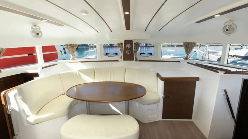 Vibo Marina Catamaran Cabine 5  Couchettes 8  Invités 8  11.55 m Numéro de l'annonce: #28036 5