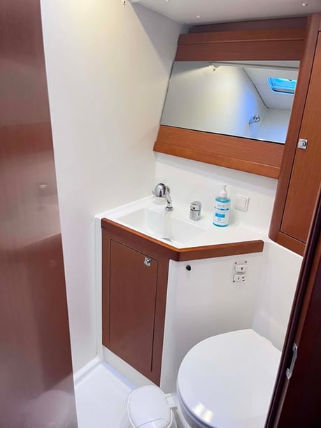Skiathos Zeilboot Cabine 5  10  slaapplaatsen 10  gasten 14.27 m Lijstnummer: #28044 4