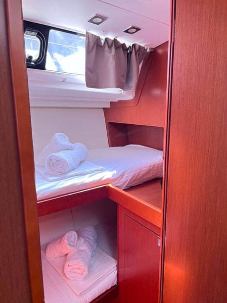 Skiathos Zeilboot Cabine 5  10  slaapplaatsen 10  gasten 14.27 m Lijstnummer: #28044 5