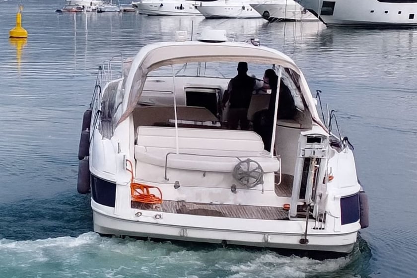 Fethiye Motorboot 2 Kabine 3 Liegeplätze 3 Gäste 11.95 m Nummer des Inserats: #28055 2
