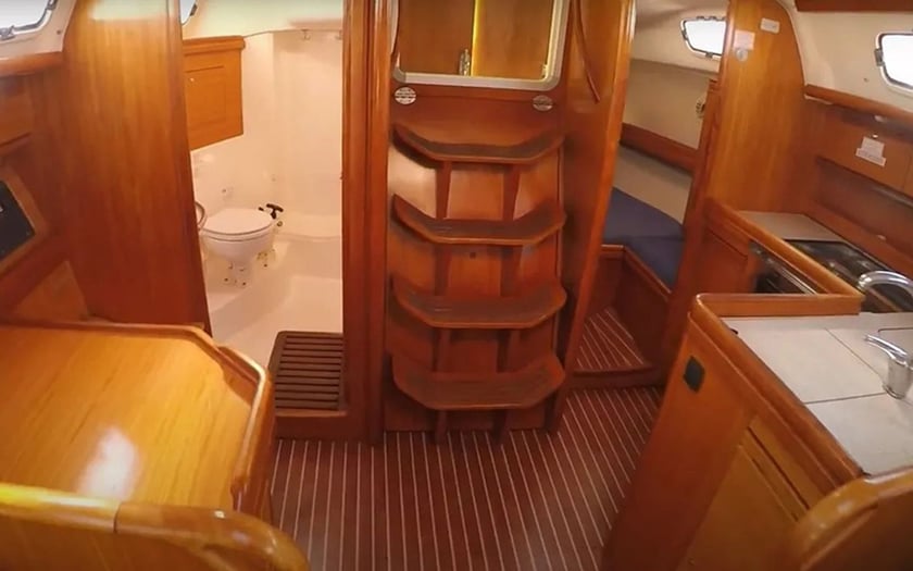 Kiato Zeilboot Cabine 2  6  slaapplaatsen 6  gasten 10.8 m Lijstnummer: #28086 3