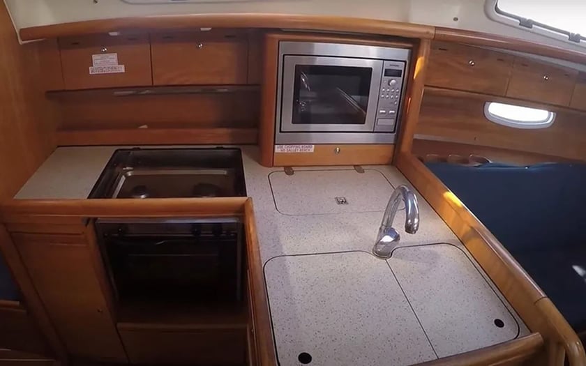 Kiato Zeilboot Cabine 2  6  slaapplaatsen 6  gasten 10.8 m Lijstnummer: #28086 4