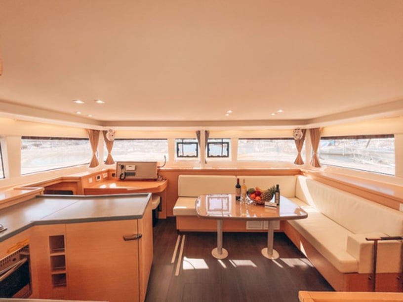 Pireo Catamarano cabina 6  cuccette 12  12  ospiti 13.96 m Numero dell'inserzione: #28097 2