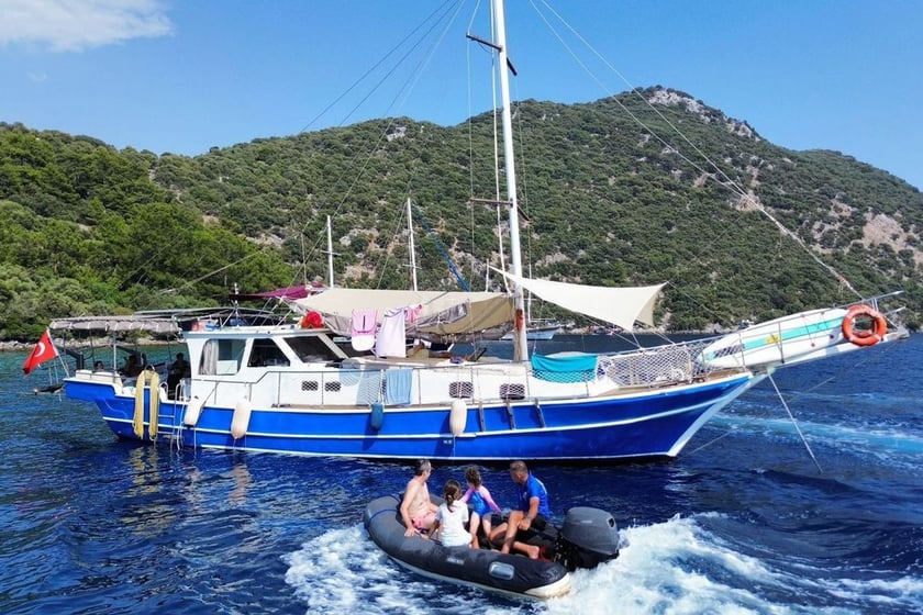 Göcek Gulet 3 Kabine 6 Liegeplätze 6 Gäste 17 m Nummer des Inserats: #28099