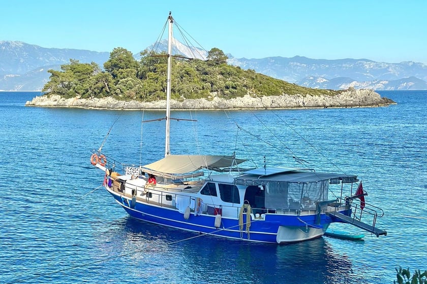 Göcek Gulet 3 Kabine 6 Liegeplätze 6 Gäste 17 m Nummer des Inserats: #28099 2