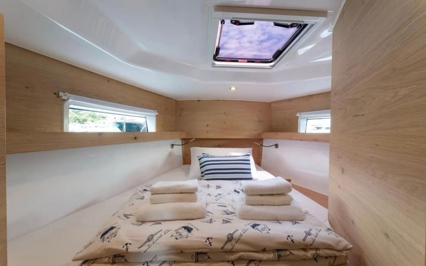 Kalamata Zeilboot Cabine 4  8  slaapplaatsen 10  gasten 13.42 m Lijstnummer: #28107 3