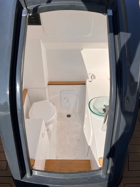 Lavrion Motorboat   10 guests 9.6 m Listing Number: #28109 4