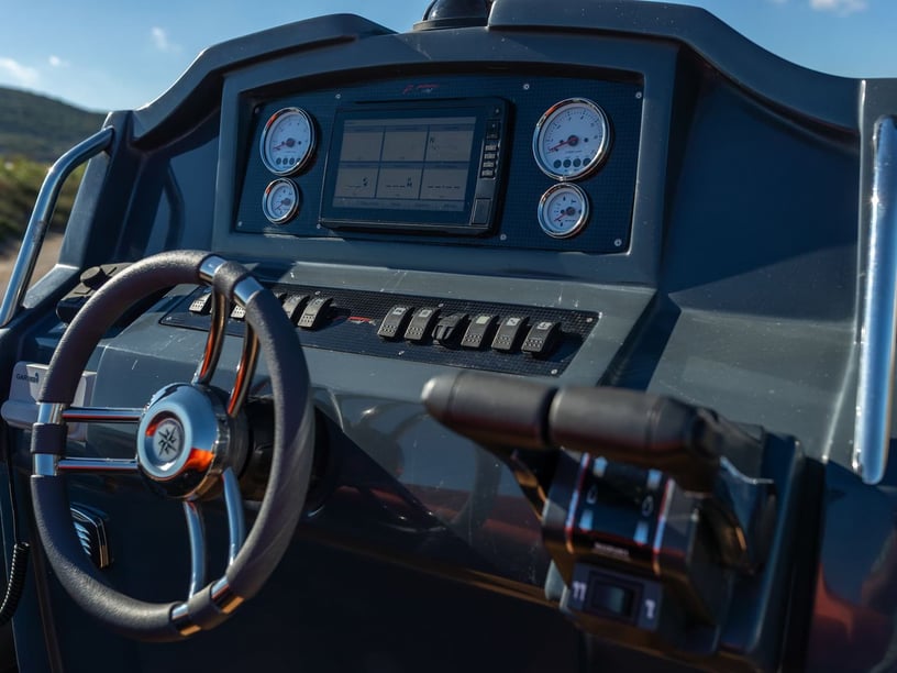 Lavrion Motorboat   10 guests 9.6 m Listing Number: #28109 2