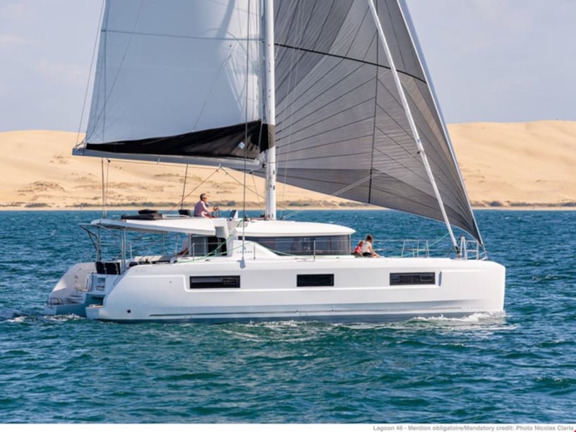 Skiathos Catamaran 4 cabin 12 berths 12 guests 13.99 m Listing Number: #28133