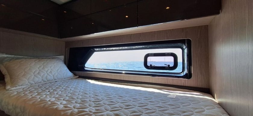 Podstrana Motorboot 2 Kabine 7 Liegeplätze 7 Gäste 14.6 m Nummer des Inserats: #28143 5