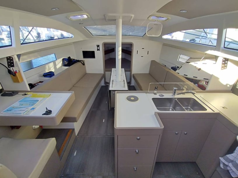 Saint-Quay-Portrieux Zeilboot Cabine 2  6  slaapplaatsen 6  gasten 10.7 m Lijstnummer: #28147 2