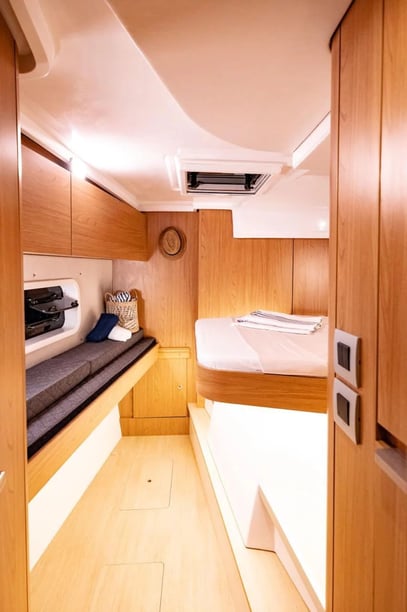 Palermo Catamaran Cabine 4  10  slaapplaatsen 12  gasten 12.31 m Lijstnummer: #28149 4