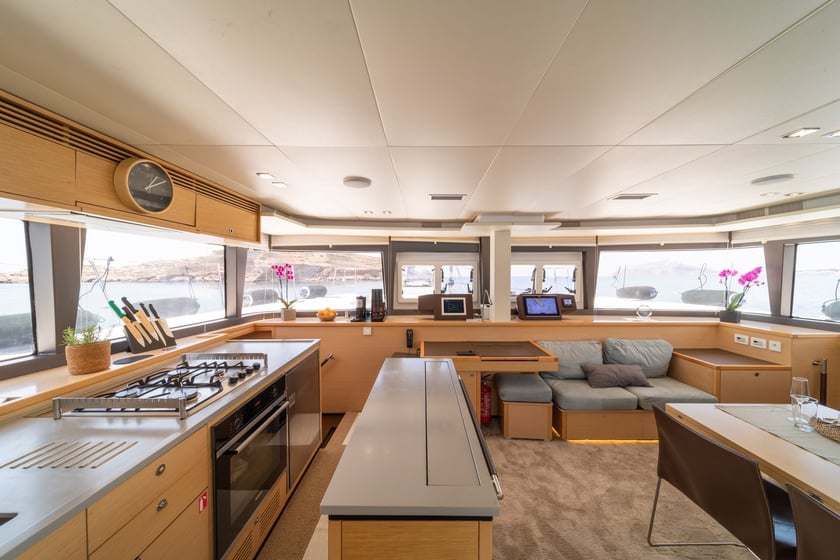 Nea Peramos - Attica Catamaran 7 cabin 10 berths 12 guests 17.07 m Listing Number: #28153 5