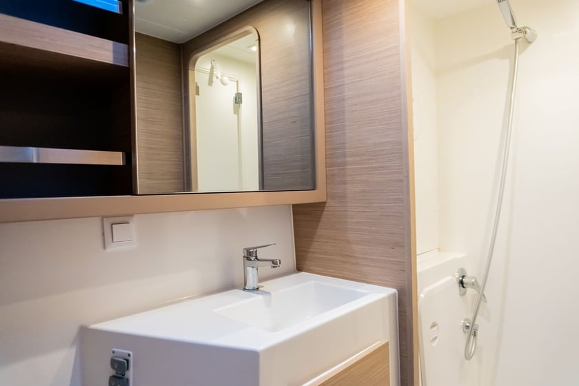 Tivat Katamaran 4 kabin Konaklama 8 kişi Seyir 8 kişi 12.94 m İlan No: #28156 4