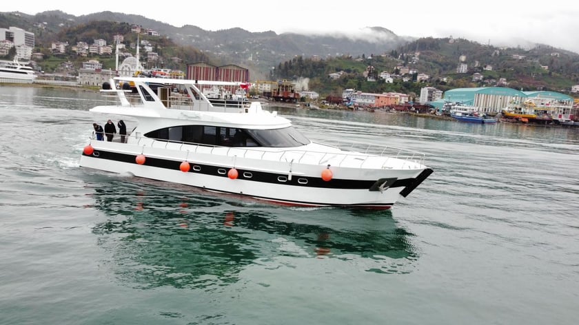 Eminonu Yate a motor   25  invitados 22 m Número de anuncio: #28158