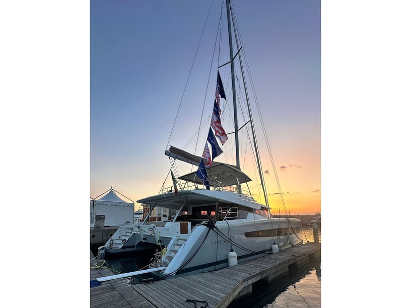 Procida Catamaran Cabine 6  12  slaapplaatsen 12  gasten 18.78 m Lijstnummer: #28162