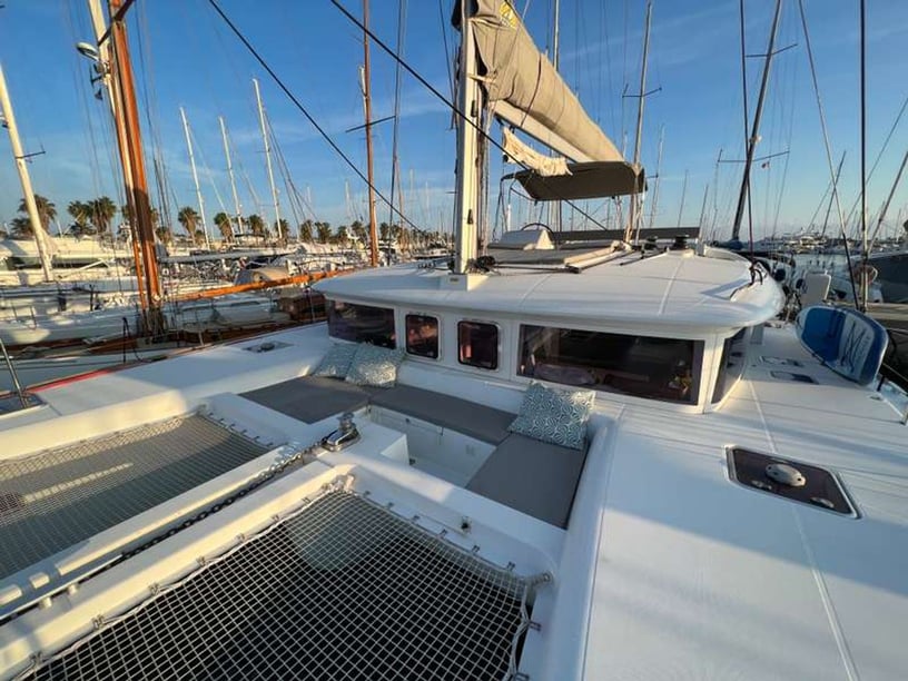 Napels Catamaran Cabine 4  10  slaapplaatsen 30  gasten 13.96 m Lijstnummer: #28169 5