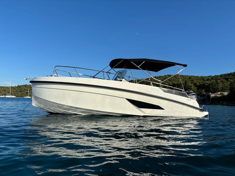 Trogir Motorboot Cabine 1  2  slaapplaatsen 10  gasten 8 m Lijstnummer: #28173 2