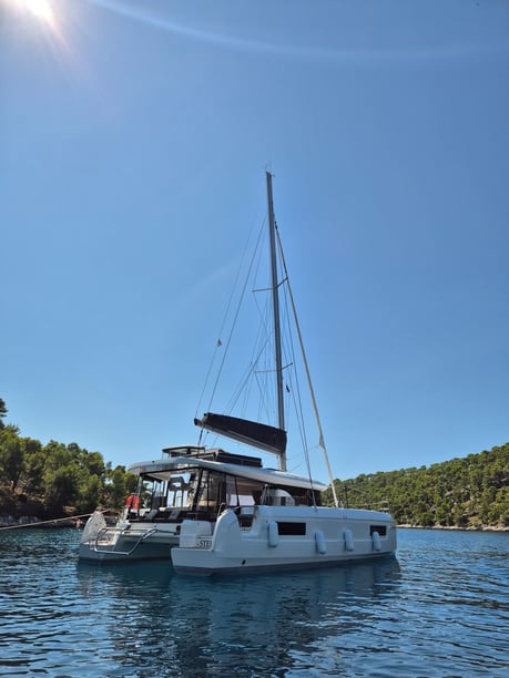 Seget Donji Katamaran 6 Kabine 12 Liegeplätze 12 Gäste 13.85 m Nummer des Inserats: #28177 4