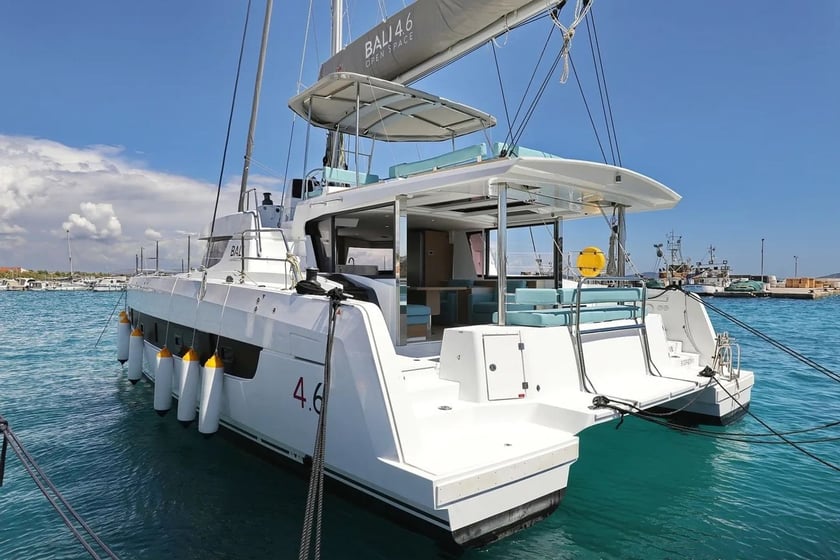 Seget Donji Katamaran 4 Kabine 8 Liegeplätze 8 Gäste 14.28 m Nummer des Inserats: #28179 3