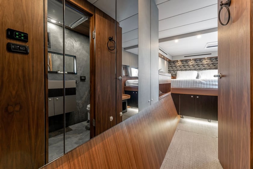 Lavrion Catamaran Cabine 4  8  slaapplaatsen 8  gasten 20.05 m Lijstnummer: #28189 3