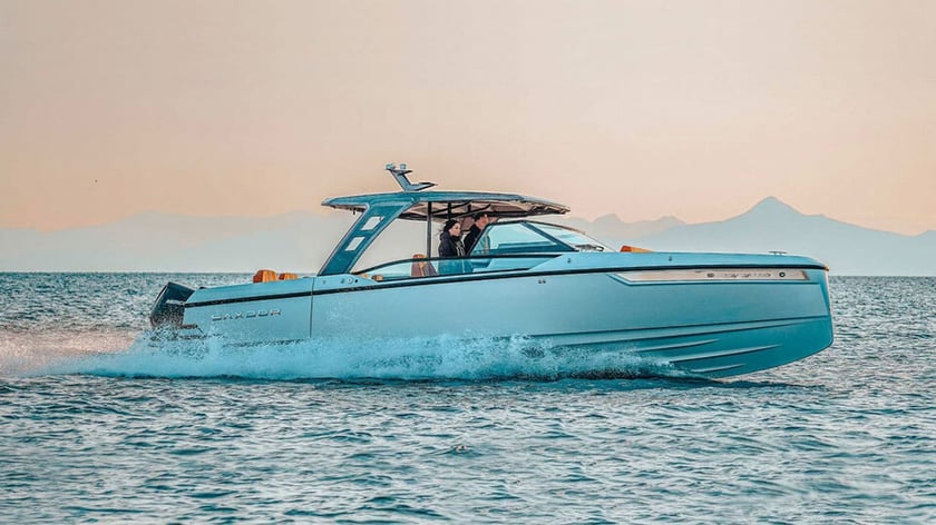 Chania Motorboat 1 cabin 2 berths 9 guests 10.28 m Listing Number: #28196 4