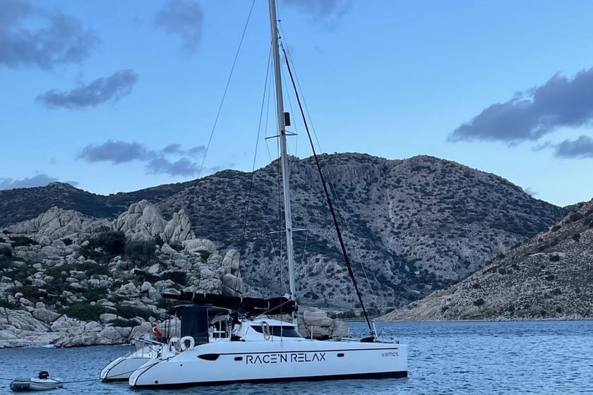 Alacati Catamaran Cabine 4  8  slaapplaatsen 10  gasten 12 m Lijstnummer: #28202