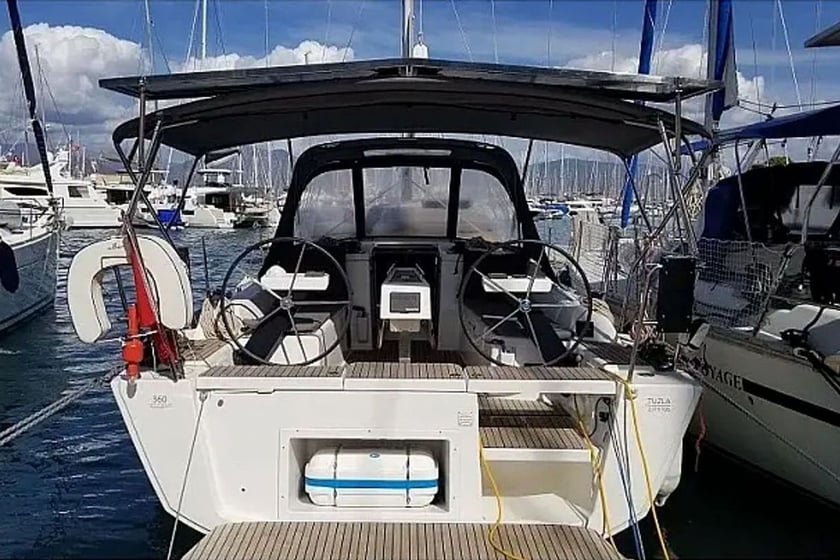 Marmaris Velero Cabina 2  5  literas 5  invitados 10.73 m Número de anuncio: #28215